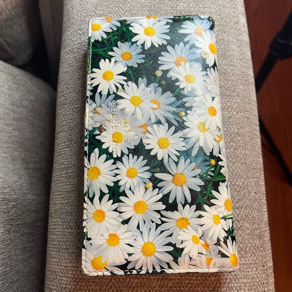 Kate Spade Daisy Spencer Slim Bifold Wallet